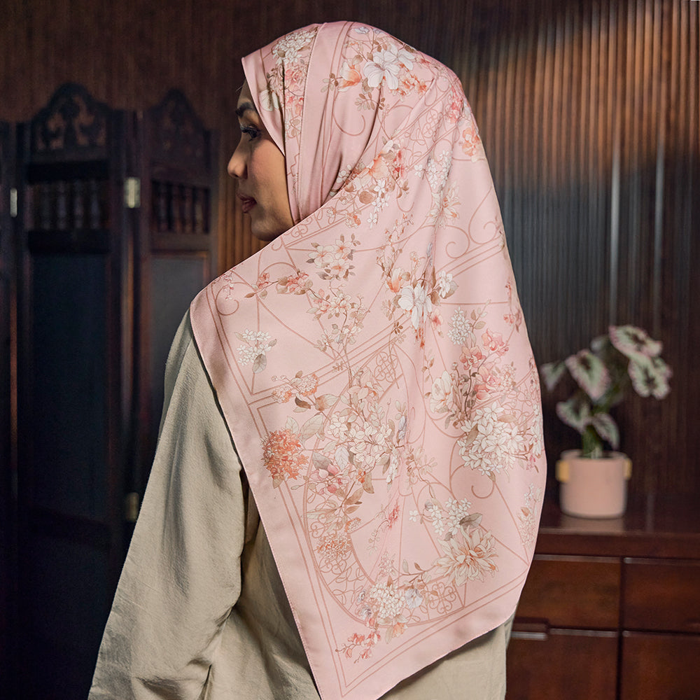 Laman in Bougainvella