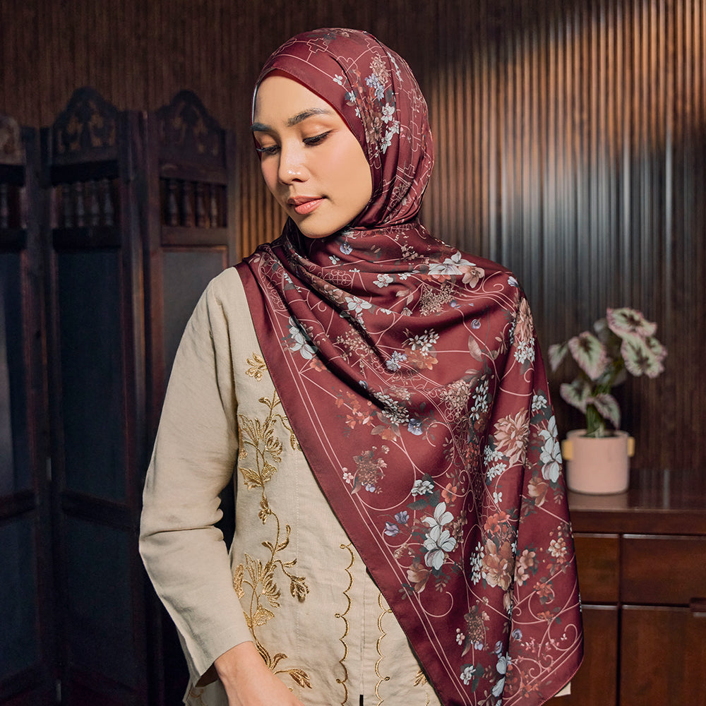 Laman in Dark Red