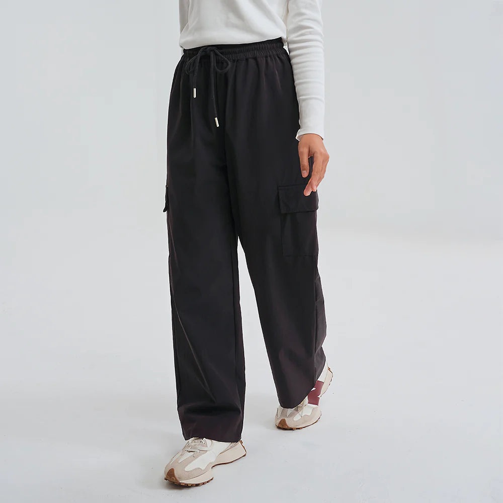 Athleisure Trackpants in Black