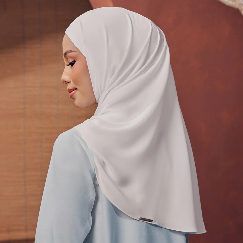 Niya Instant Shawl in White