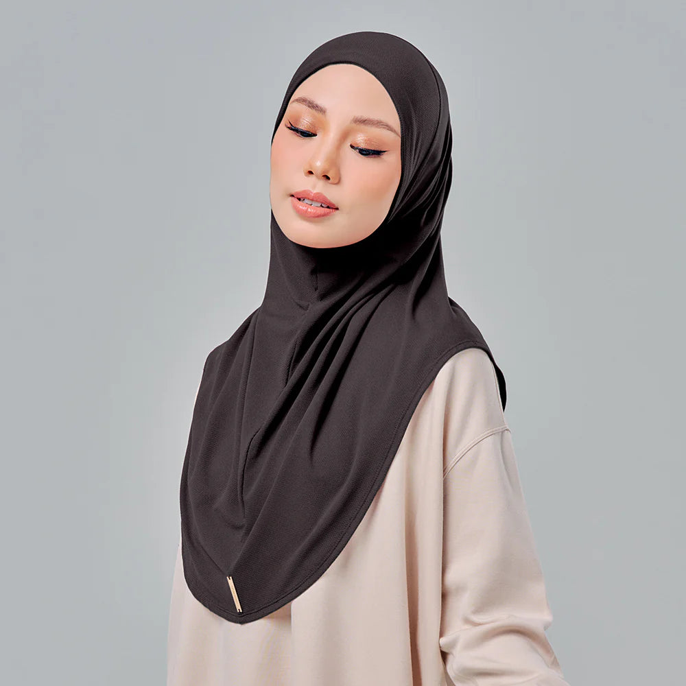 Najwa Basic in Black