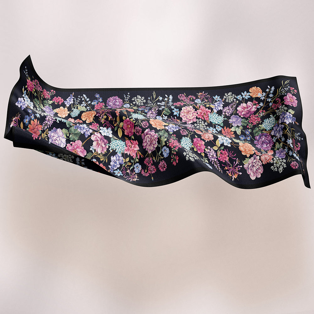 Le Heirloom in Black