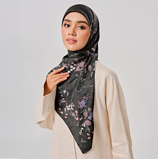 Soiree in Black Currant (SQ)