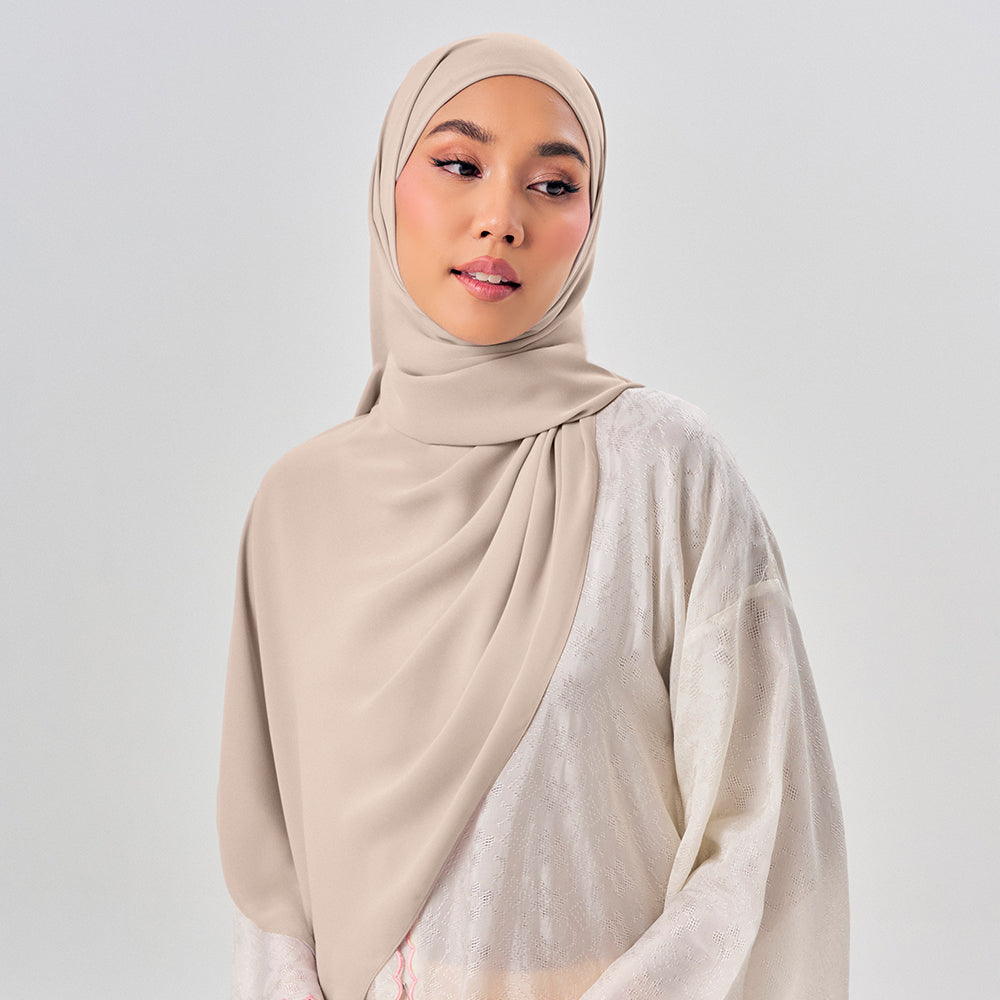Niya Instant Shawl in Brown Rice