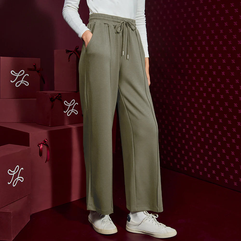 Traveleisure Sweatpants in Olive