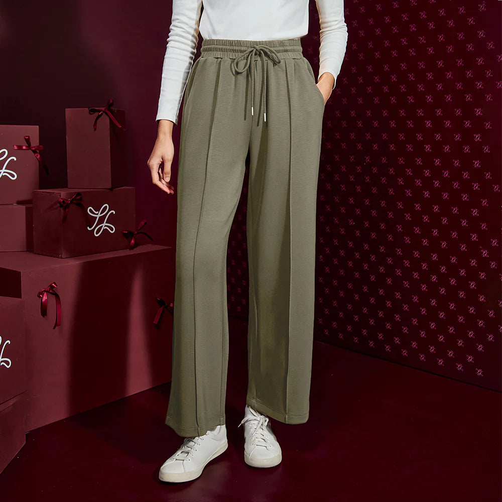 Traveleisure Sweatpants in Olive