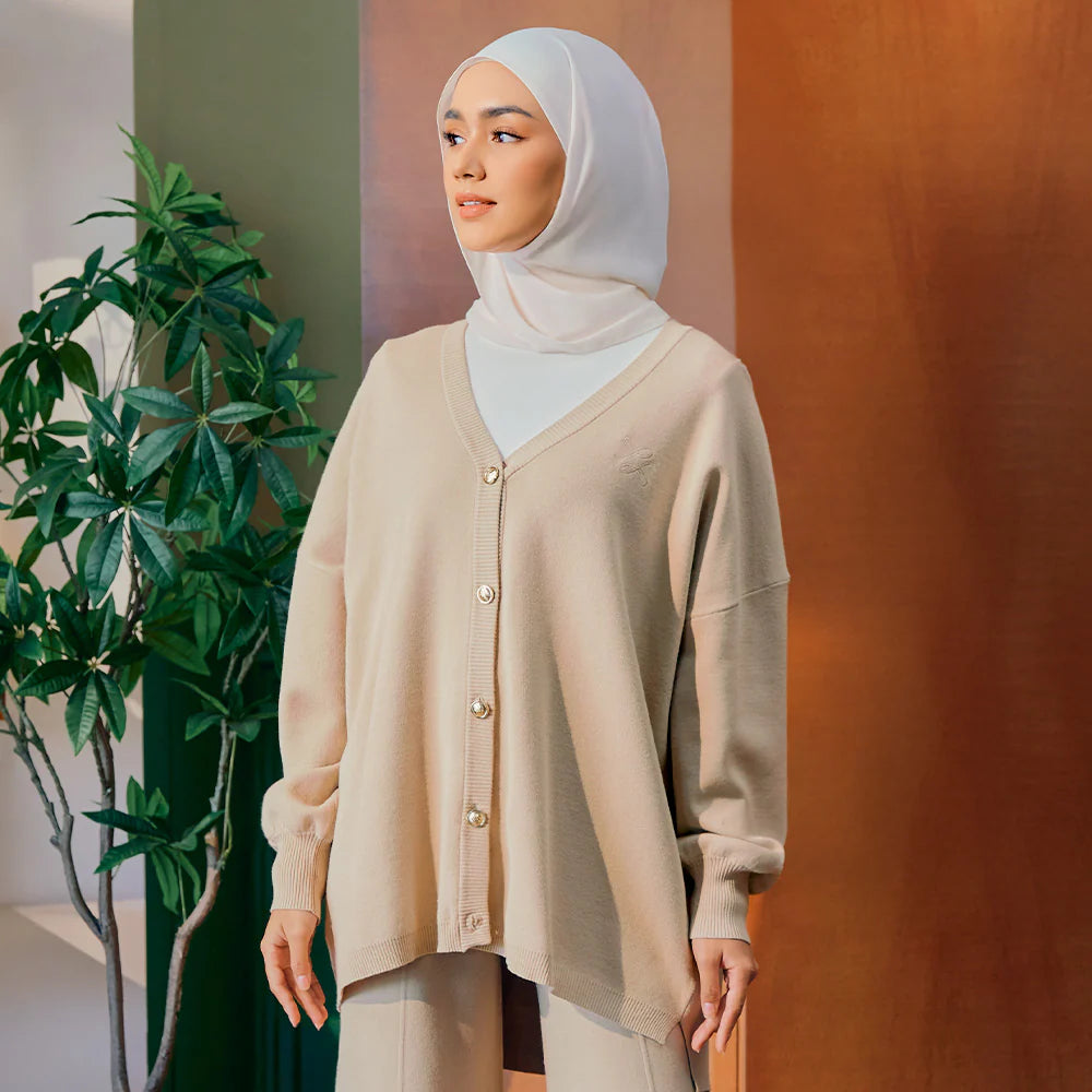 Knitted Cardigan in Soy