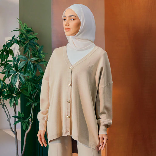 Knitted Cardigan in Soy