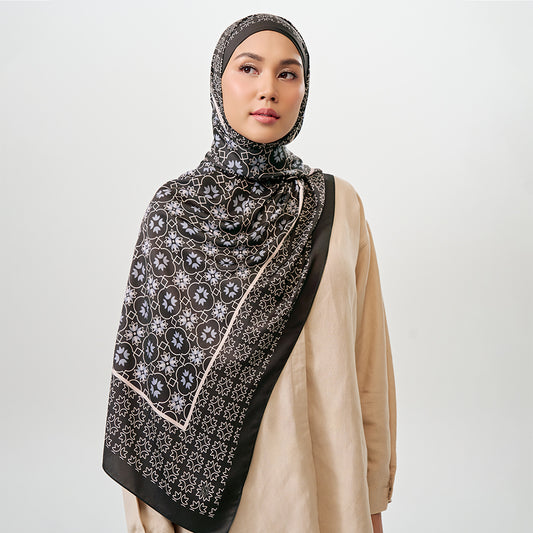 Neu Niya in Jet (instant shawl)