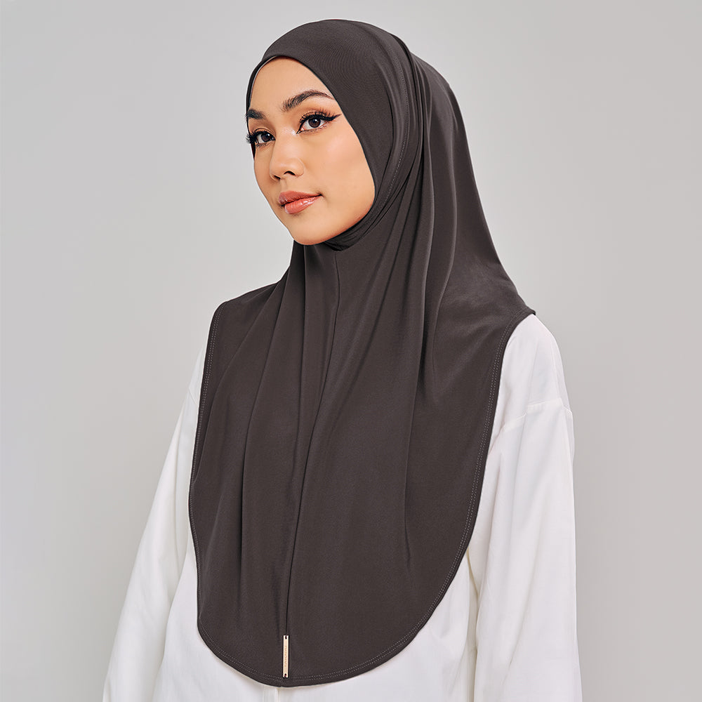 Huda Basic in Brunette