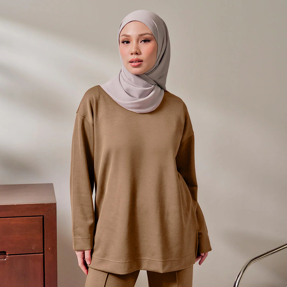 Backpleated Sweatshirt in Peanut