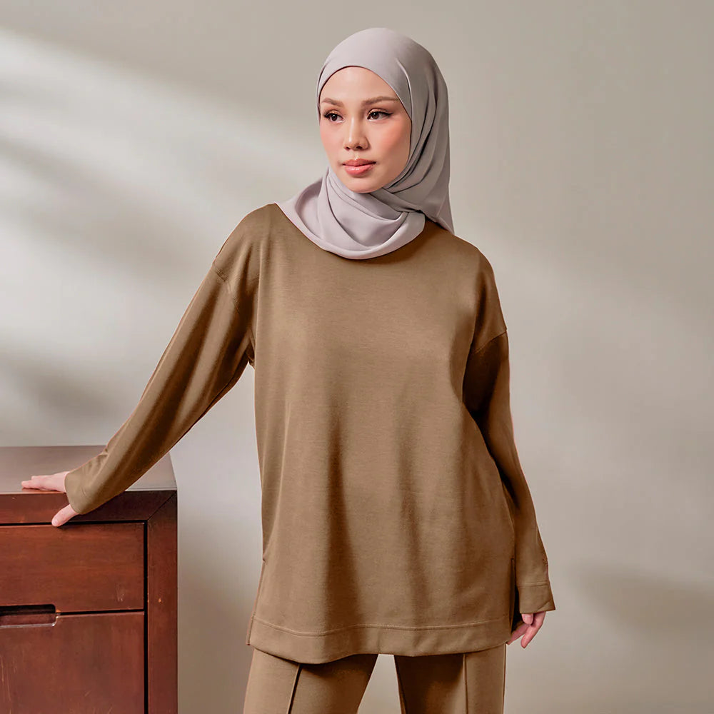 Backpleated Sweatshirt in Peanut