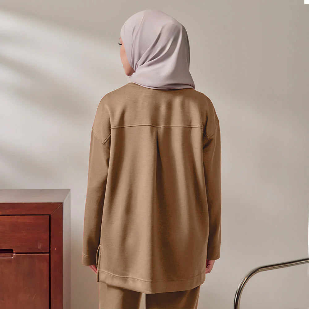 Backpleated Sweatshirt in Peanut