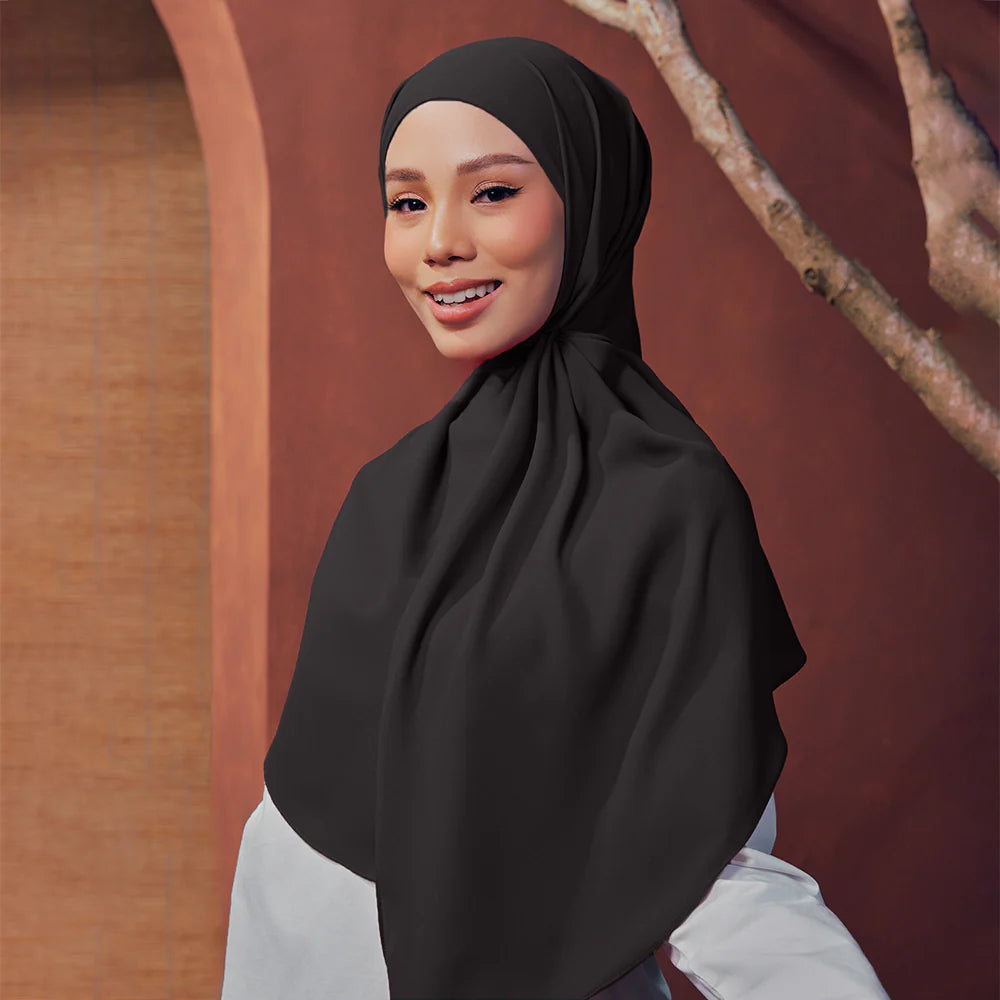 Niya Instant Shawl in Caviar
