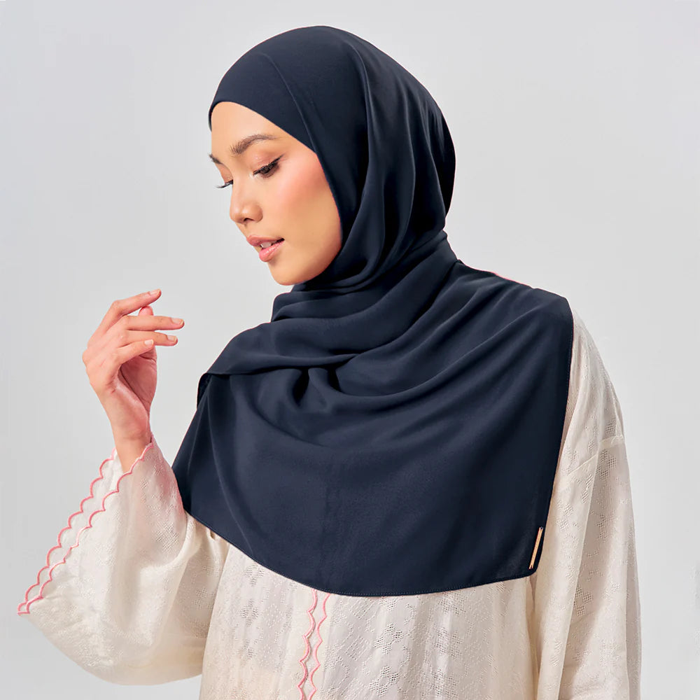 Niya Instant Shawl in Marlin