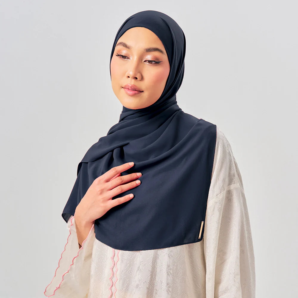 Niya Instant Shawl in Marlin
