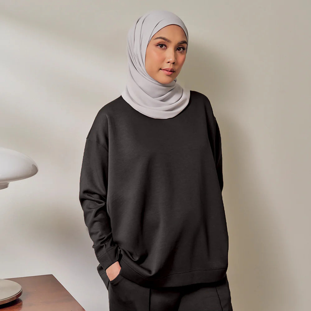 Oversized Sweatshirt in Black