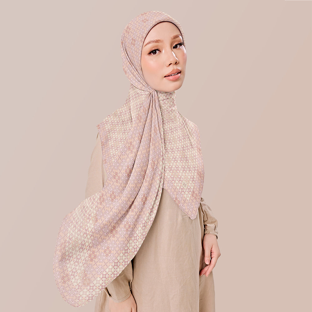 Ikatan Lite in Cream Pink in SQ